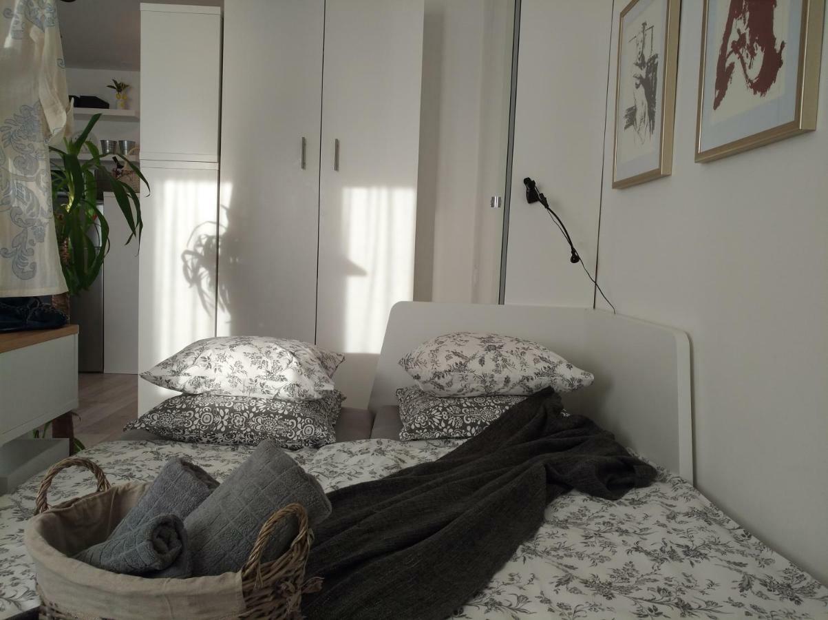New Studio Apartment Sun With Free Parking Zagreb Dış mekan fotoğraf